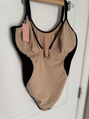 Shapellx Women's Deep Plunge

Thong Shaping Bodysuit